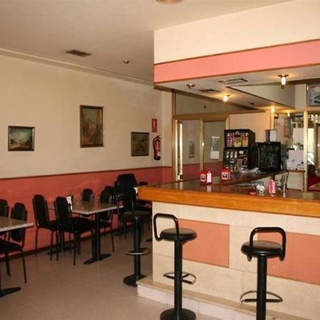 Hostal Liste Station Ла Коруня Екстериор снимка