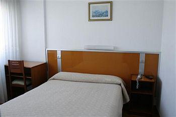 Hostal Liste Station Ла Коруня Екстериор снимка
