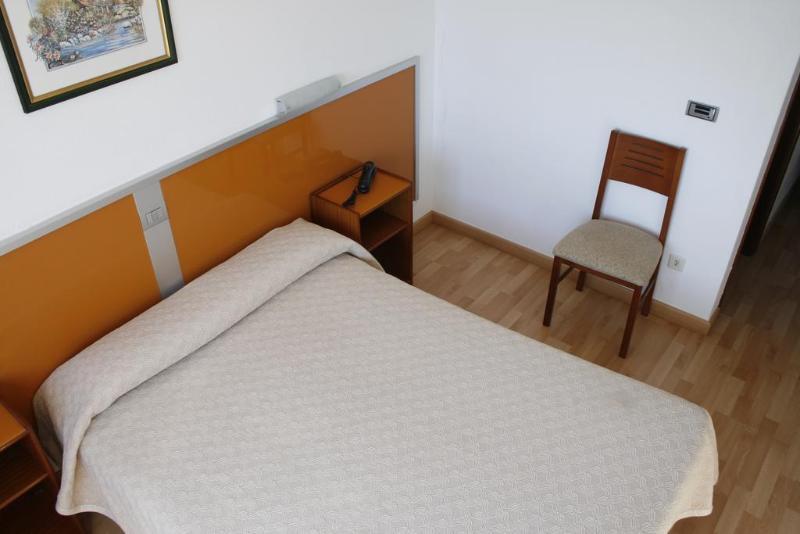 Hostal Liste Station Ла Коруня Екстериор снимка