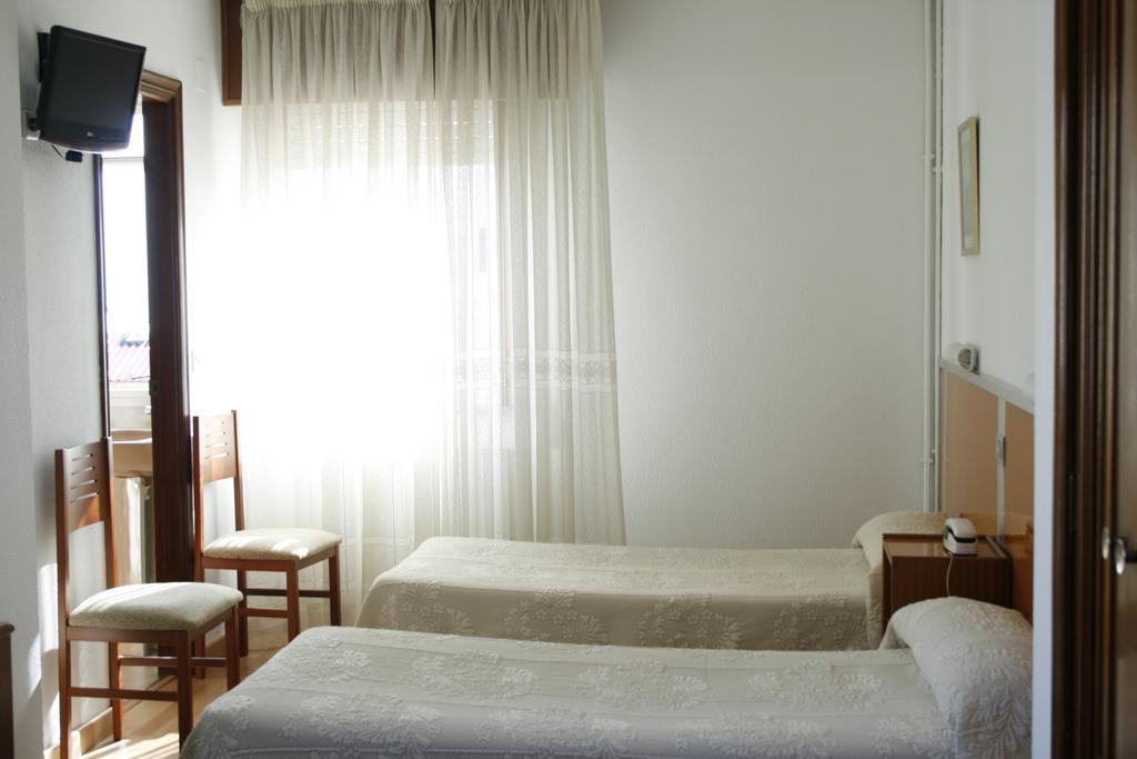 Hostal Liste Station Ла Коруня Стая снимка