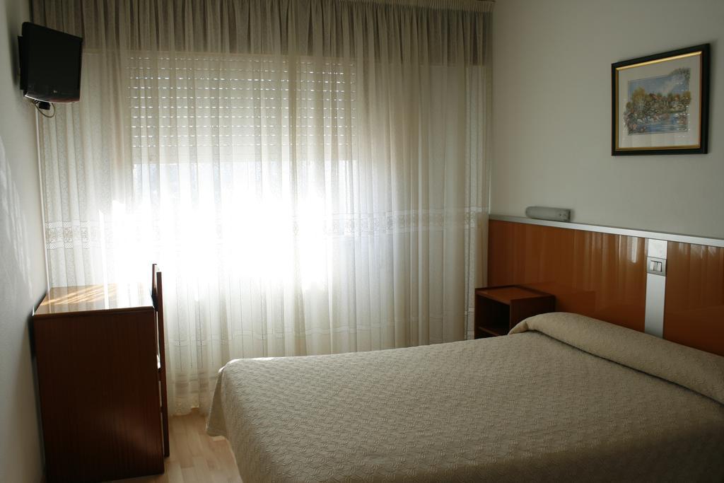 Hostal Liste Station Ла Коруня Стая снимка