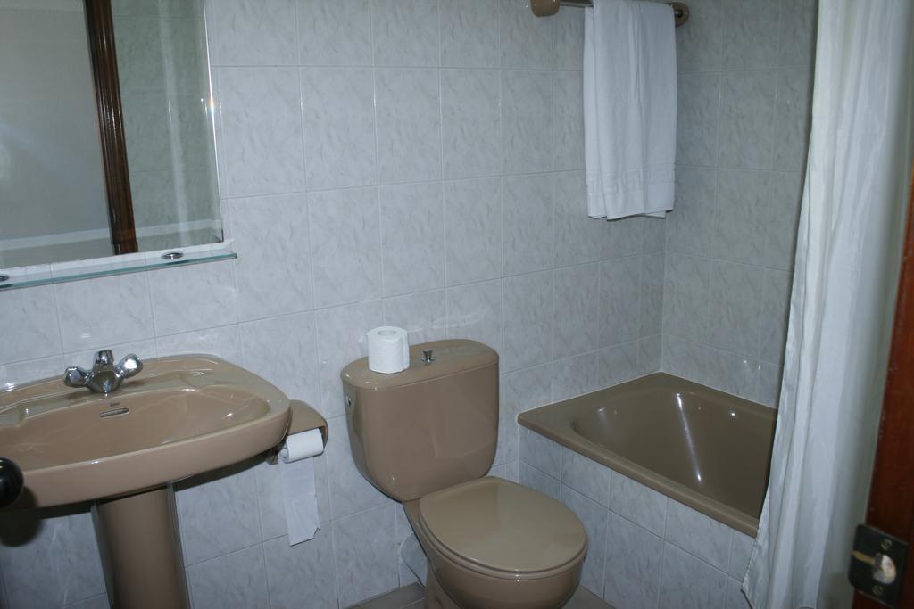 Hostal Liste Station Ла Коруня Стая снимка