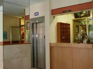 Hostal Liste Station Ла Коруня Екстериор снимка