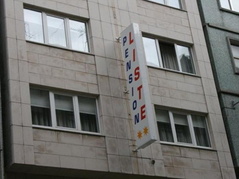 Hostal Liste Station Ла Коруня Екстериор снимка