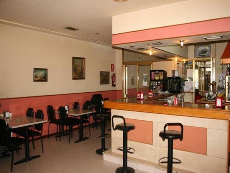 Hostal Liste Station Ла Коруня Екстериор снимка